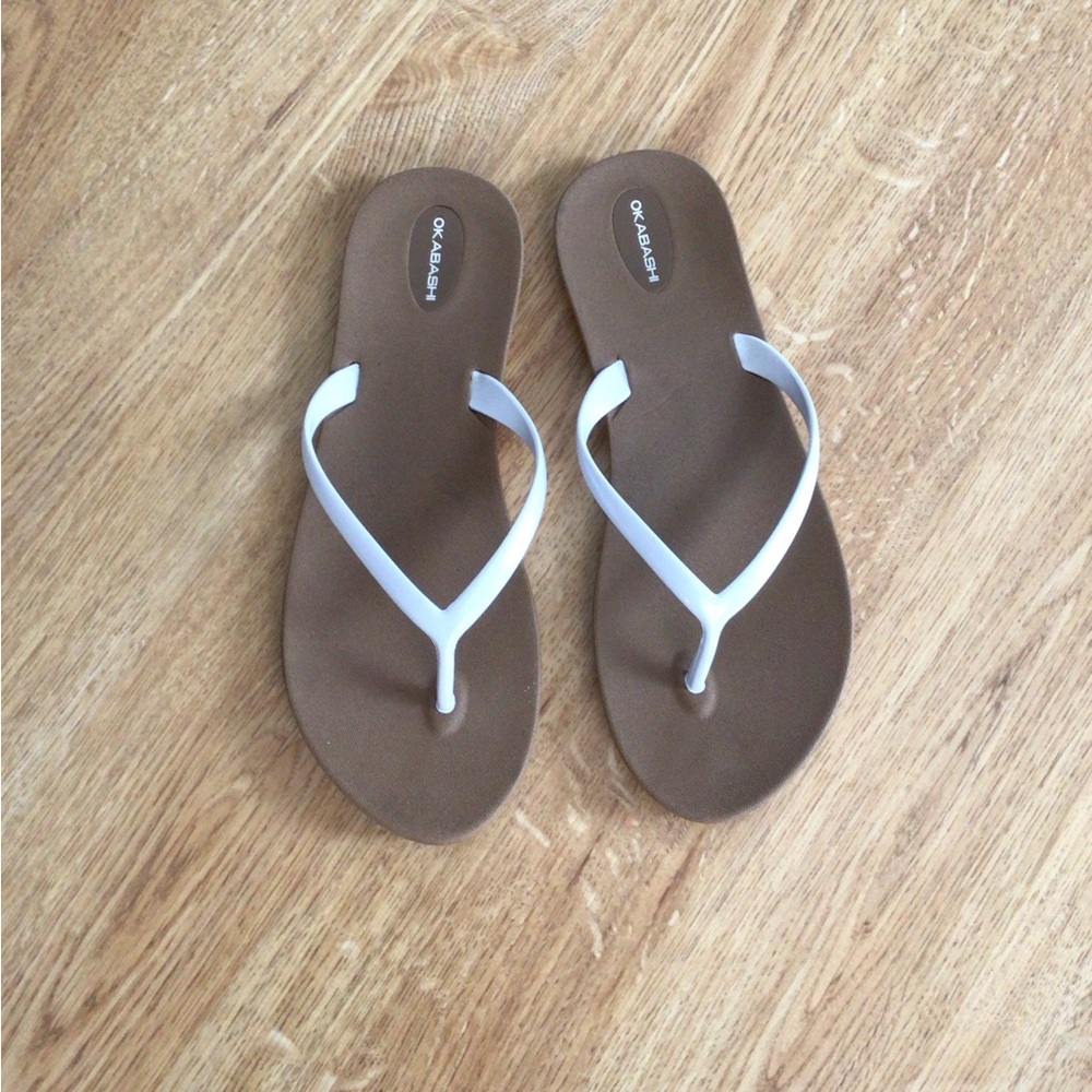 Okabashi Women's White Flip Flops - Picture 3 of 3
